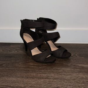 Kelly & Katie Pumps